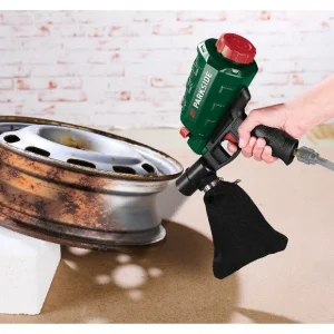 Pistolet de nettoyage ou de sablage pneumatique