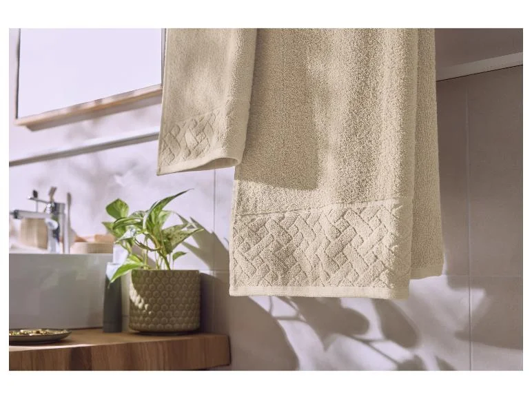 Serviette de douche ou drap de bain en éponge - Image 3