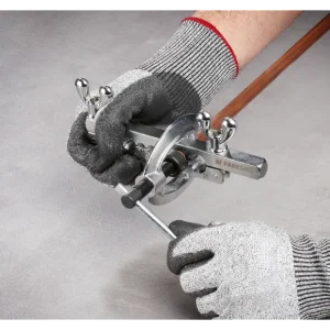 Outil(s) pour tube ou sertissage